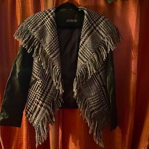 Guess jacket With two side pockets with one button. Size XS